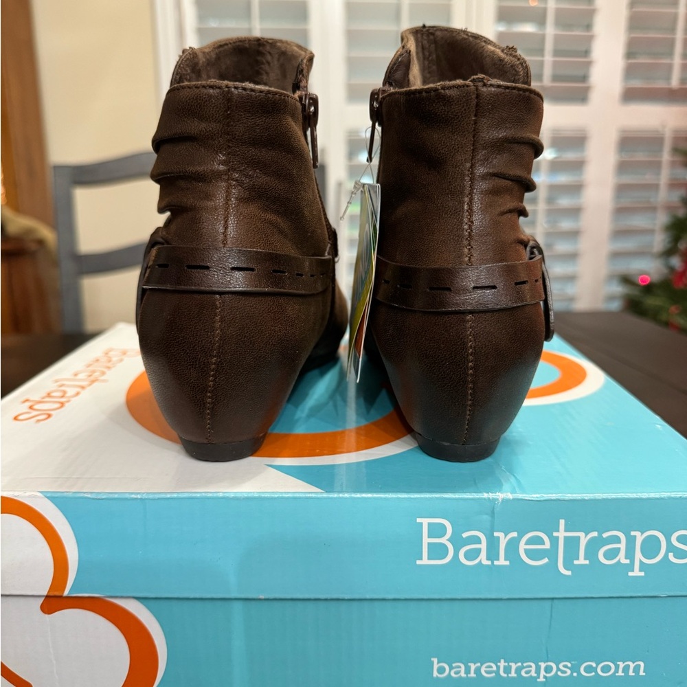 BareTraps Women's Dark Brown Ankle Booties NWT - Picture 4 of 8